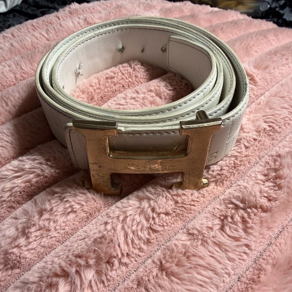 White Leather Belt with Gold 'H' Buckle